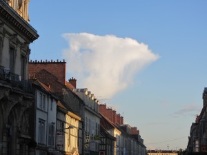 A cloud over la cloche