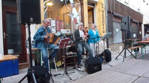 French traditional music in the street