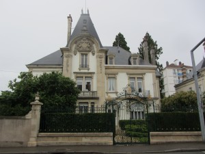 Elegant Chaumont