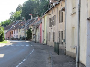 Strolling to the chateau